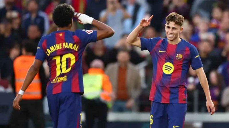 برشلونة يقبل "هدية" ريال مدريد ويرتقي للصدارة بنقاط ليفانتي