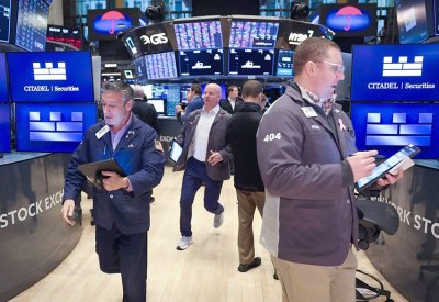 بين رسوم ترامب وطبول حرب إيران.. أسواق المال تواجه ضبابية غير مسبوقة