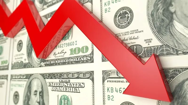 الدولار يتراجع أمام اليورو والإسترليني بعد تقييد صلاحيات ترامب الجمركية