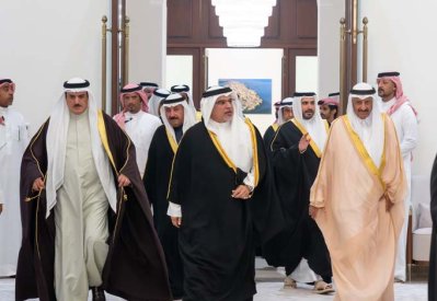 سمو ولي العهد رئيس الوزراء يزور مجلس عائلة المسلم