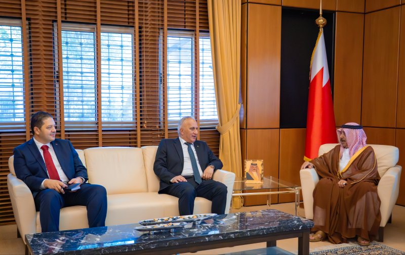 وزير الديوان الملكي يستقبل السفير الفلسطيني بمناسبة توليه مهام عمله الدبلوماسي