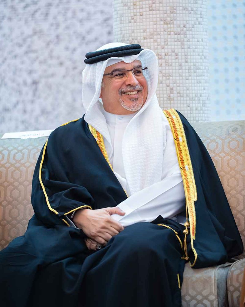 سمو ولي العهد رئيس مجلس الوزراء يزور مجلس عائلة العريض
