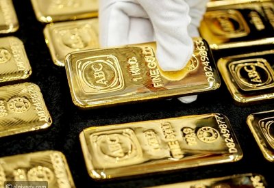الذهب يرتفع لمكاسب شهرية سابعة