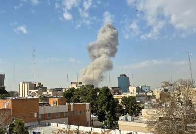 مصدر إيراني: مقتل قادة بالحرس الثوري ومسؤولين سياسيين