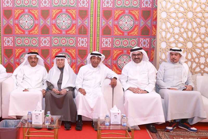 السلوم يستقبل ضيوفه في مجلسه الرمضاني الثاني