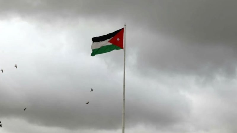 الأردن.. إسقاط صاروخين بالستيين وإرشادات وقائية من الأمن