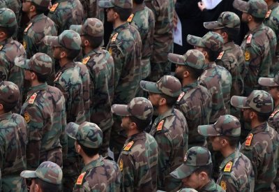 إيران تطلق دفعة جديدة من الصواريخ نحو إسرائيل.. والحرس الثوري: صفارات الإنذار لن تصمت