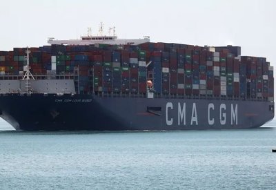 شركات شحن كبرى تعلق عمليات سفنها في الخليج وقناة السويس