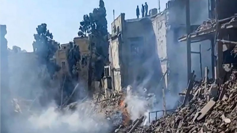 ارتفاع ضحايا قصف مدرسة للبنات جنوب إيران إلى 148