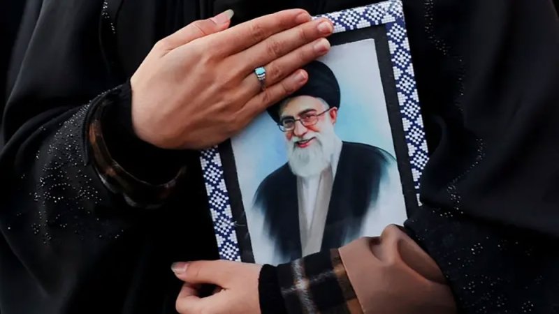"المرشد الثالث".. الأعين على المرشحين لخلافة خامنئي