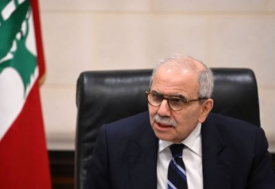 نواف سلام: إطلاق صواريخ من جنوب لبنان "عمل غير مسؤول"