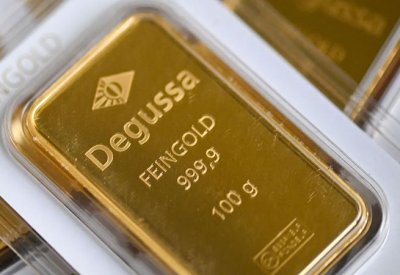 الذهب يرتفع 2% بعد الضربات الأميركية الإسرائيلية على إيران
