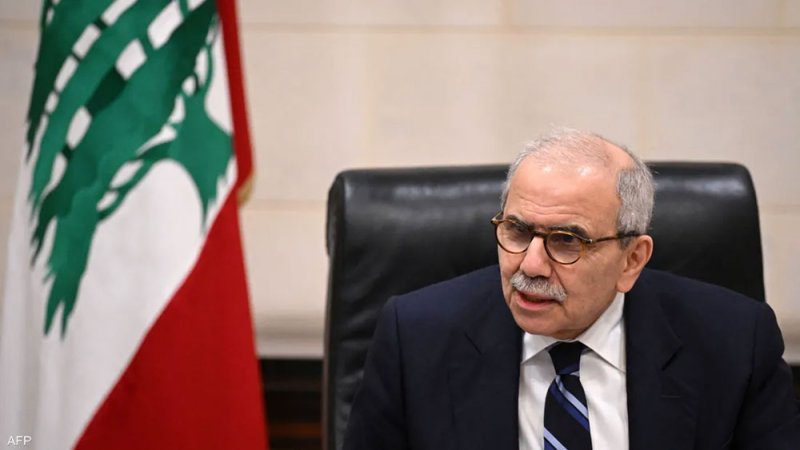 نواف سلام: إطلاق صواريخ من جنوب لبنان "عمل غير مسؤول"