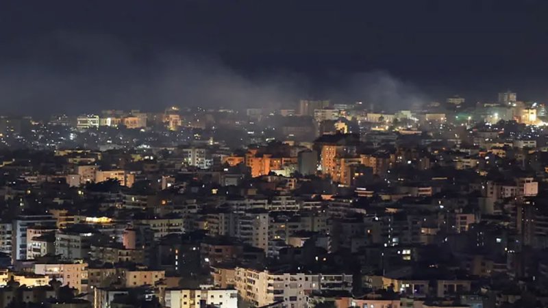 30 قتيلاً وعشرات الجرحى في لبنان.. وإسرائيل تتوعد بتكثيف هجماتها