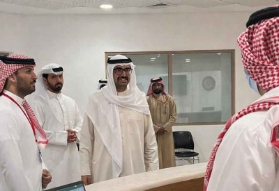 سمو محافظ المحافظة الجنوبية يتفقد مراكز الإيواء ويطلع على جاهزيتها