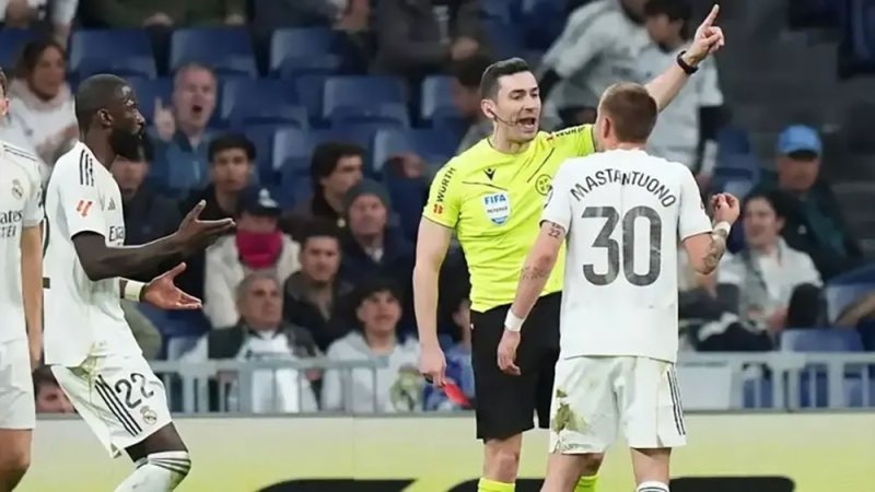 حكم لقاء ريال مدريد وخيتافي يكشف سبب طرد ماستانتونو