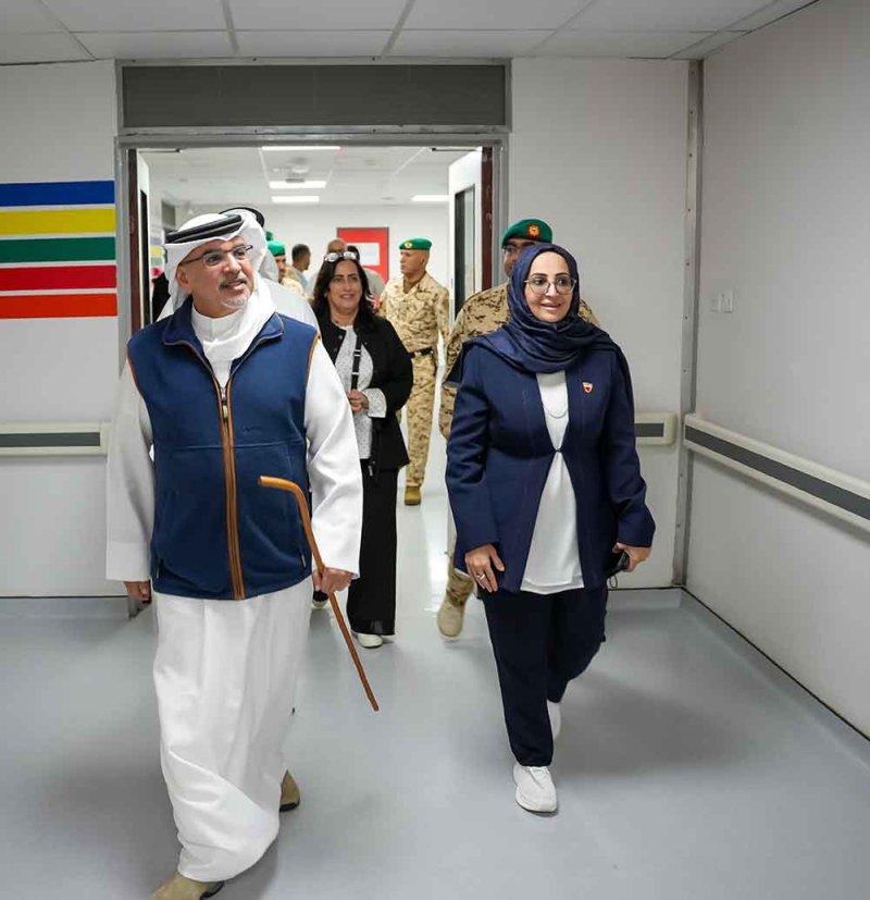 سمو ولي العهد رئيس الوزراء يطمئن على المصابين في مجمع السلمانية الطبي جراء الاعتداءات الإيرانية الآثمة