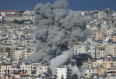 الجيش الإسرائيلي يستهدف مبنى في الضاحية الجنوبية لبيروت