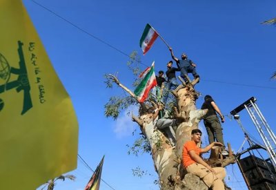إيران تهدد بضرب سفارات إسرائيل إذا استهدف مقر بعثتها في لبنان