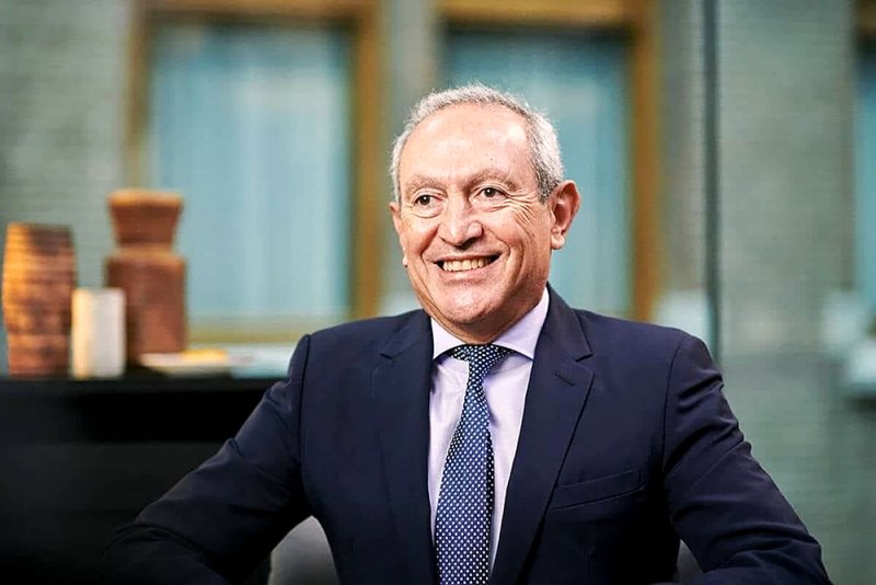 ناصف ساويرس رئيسًا لمجلس إدارة “أديداس”