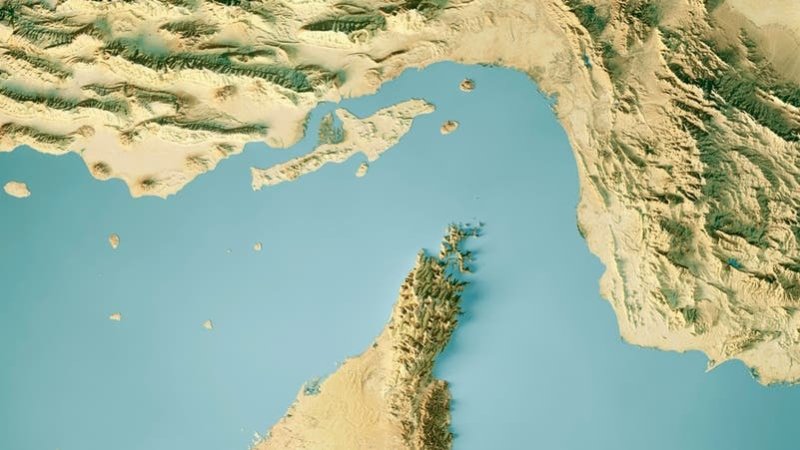 الجيش الإيراني: لم نغلق مضيق هرمز لكنه أصبح غير آمن بسبب أميركا