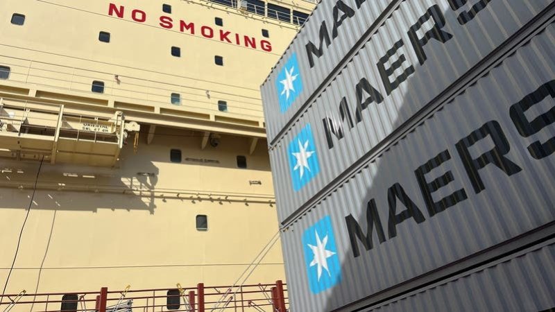 "ميرسك": تعليق بعض خدمات الشحن للشرق الأوسط كإجراء احترازي