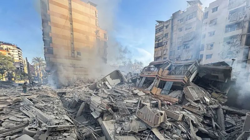لبنان.. إسرائيل تقصف الضاحية وصيدا وتنذر قرى في البقاع