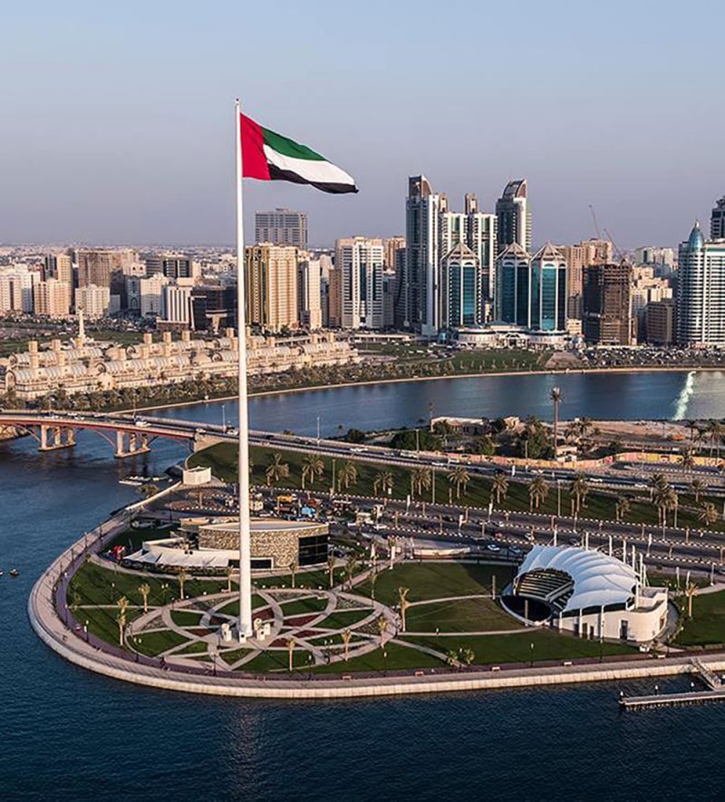 الإمارات: وفاة مقيم آسيوي إثر سقوط شظية صاروخية في دبي