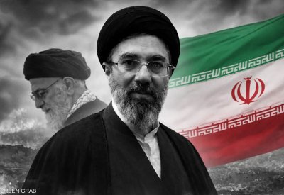 خوف من إعلانه كمرشد جديد.. 4 اختلافات لمجتبى عن والده