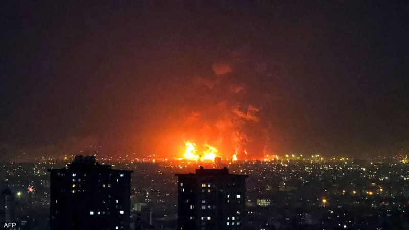 استهداف مواقع النفط بإيران.. حديث عن "مرحلة جديدة"