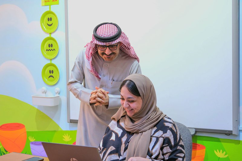 وزير التربية يزور عددًا من المدارس للاطلاع على سير العملية التعليمية عبر المنصات الرقمية