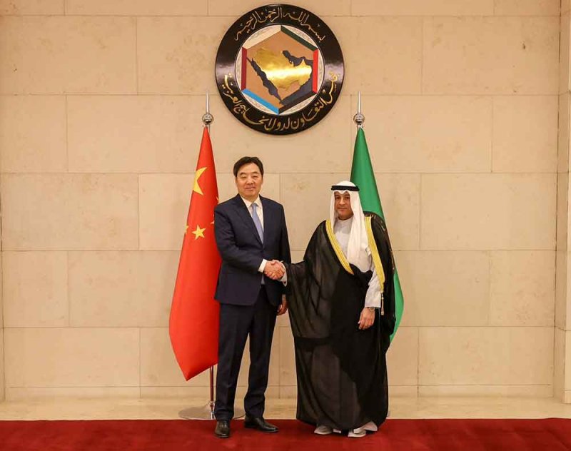 الأمين العام لمجلس التعاون يستقبل المبعوث الخاص للحكومة الصينية لشؤون الشرق الأوسط