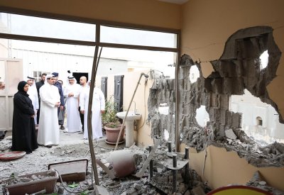 محافظ العاصمة يزور منطقة سترة للاطمئنان على سلامة المواطنين إثر العدوان الإيراني بطائرات مسيرة
