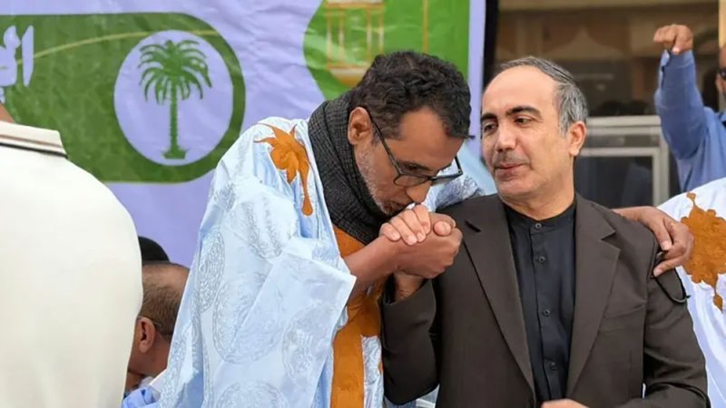 موريتانيا.. مشاهد تقبيل يد السفير الإيراني خلال مأدبة إفطار تثير جدلاً