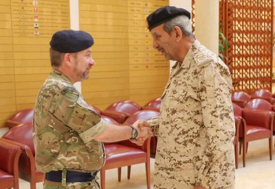 القائد العام لقوة دفاع البحرين يستقبل كبير مستشاري الدفاع البريطاني للشرق الأوسط
