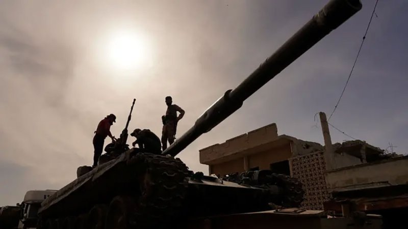 الجيش السوري: رصدنا تعزيزات لحزب الله على الحدود مع لبنان