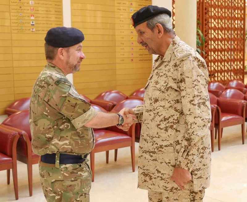 القائد العام لقوة دفاع البحرين يستقبل كبير مستشاري الدفاع البريطاني للشرق الأوسط