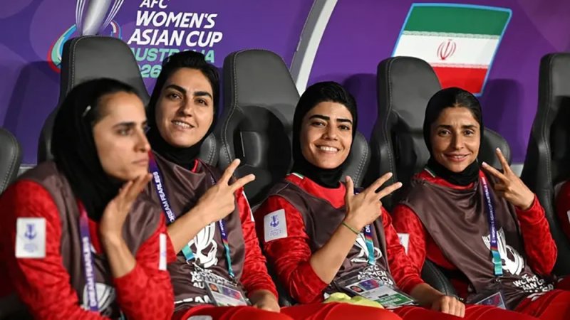 عضوتان جديدتان بمنتخب إيران تطلبان اللجوء في أستراليا بعد وصفهما بـ"الخائنتين"