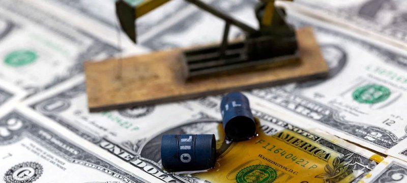 أسعار النفط تعاود الارتفاع فوق 100 دولار مع تصاعد التوترات