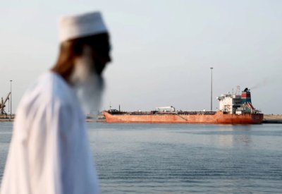 السعودية تطيح بـ 62 مسيّرة.. ومقتل شخصين في عُمان