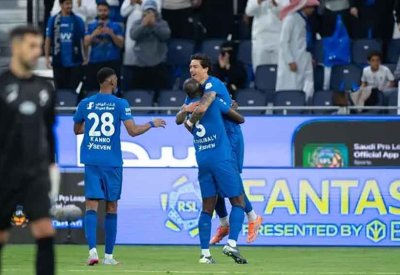 الهلال يحل ضيفاً على الفتح في سباق الصدارة