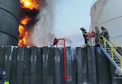 موسكو: مسيرات أوكرانية تصيب مصفاة نفط رئيسية وميناء مهما
