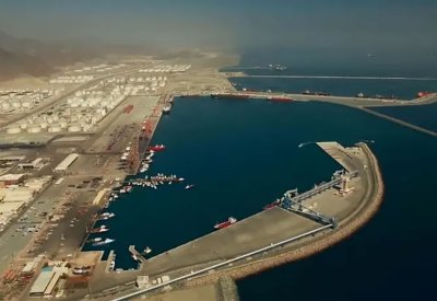 "بلومبرغ": استئناف عمليات تحميل النفط في الفجيرة