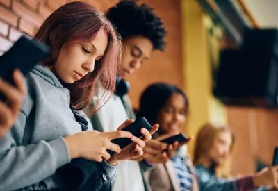 استخدام الأطفال لوسائل التواصل يرتبط بمخاطر نفسية وسلوكية
