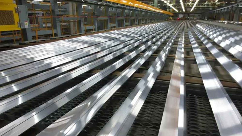شركة هندية كبرى توقف إنتاج الألومنيوم بسبب حرب إيران