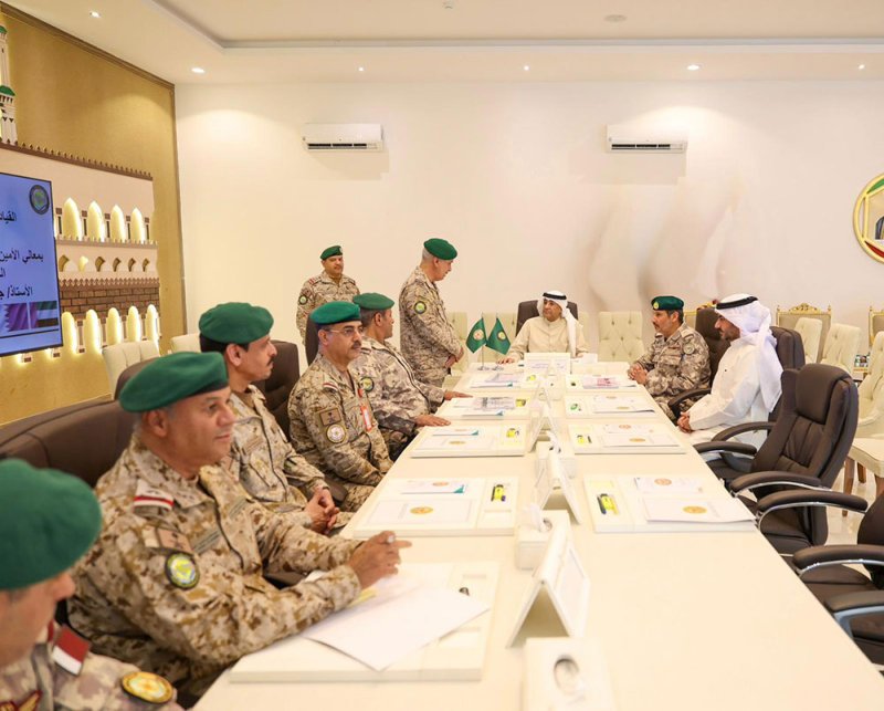 البديوي يزور مقر القيادة العسكرية الموحدة ويشيد بجهود منتسبي القوات المسلحة بدول مجلس التعاون