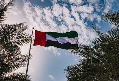 الإمارات: اعتراض صواريخ ومسيرات أُطلقت من إيران.. ومقتل شخص بأبوظبي