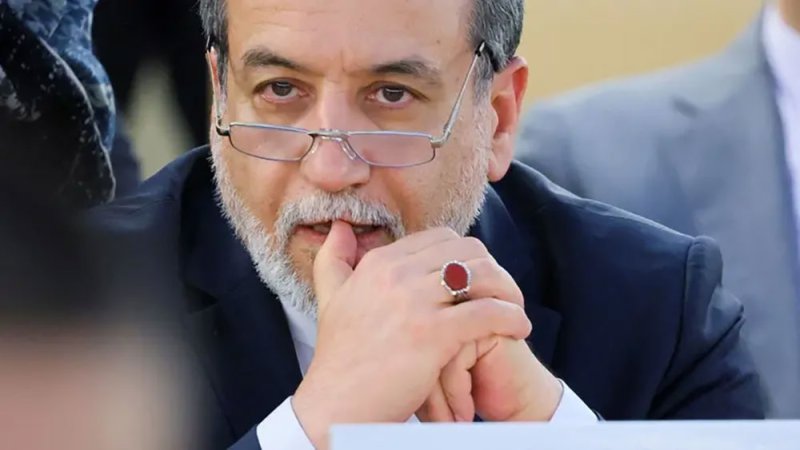 عراقجي: استهداف إسرائيل لخزانات وقود في طهران جريمة حرب