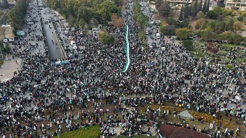 النشيد السوري يتصدر الترند.. وغضب من وزير الثقافة