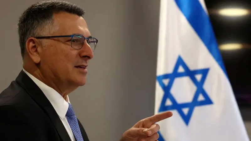 ساعر يحسمها: لا يمكن إسقاط النظام الإيراني إلا عبر الإيرانيين